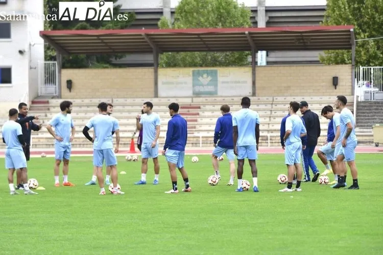 Mikel Córdoba y Joan Castaño ya son uno más en los entrenamientos del SALAMANCA UDS | FOTOS: SALAMANCArtv AL DÍA  