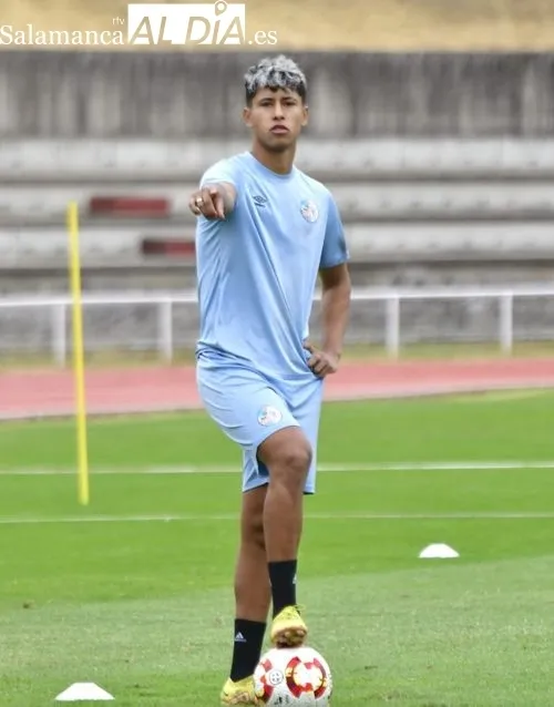 Mikel Córdoba y Joan Castaño ya son uno más en los entrenamientos del SALAMANCA UDS | FOTOS: SALAMANCArtv AL DÍA  