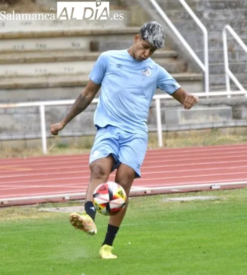 Mikel Córdoba y Joan Castaño ya son uno más en los entrenamientos del SALAMANCA UDS | FOTOS: SALAMANCArtv AL DÍA  