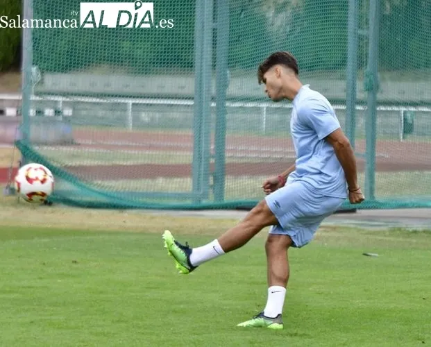 Mikel Córdoba y Joan Castaño ya son uno más en los entrenamientos del SALAMANCA UDS | FOTOS: SALAMANCArtv AL DÍA  