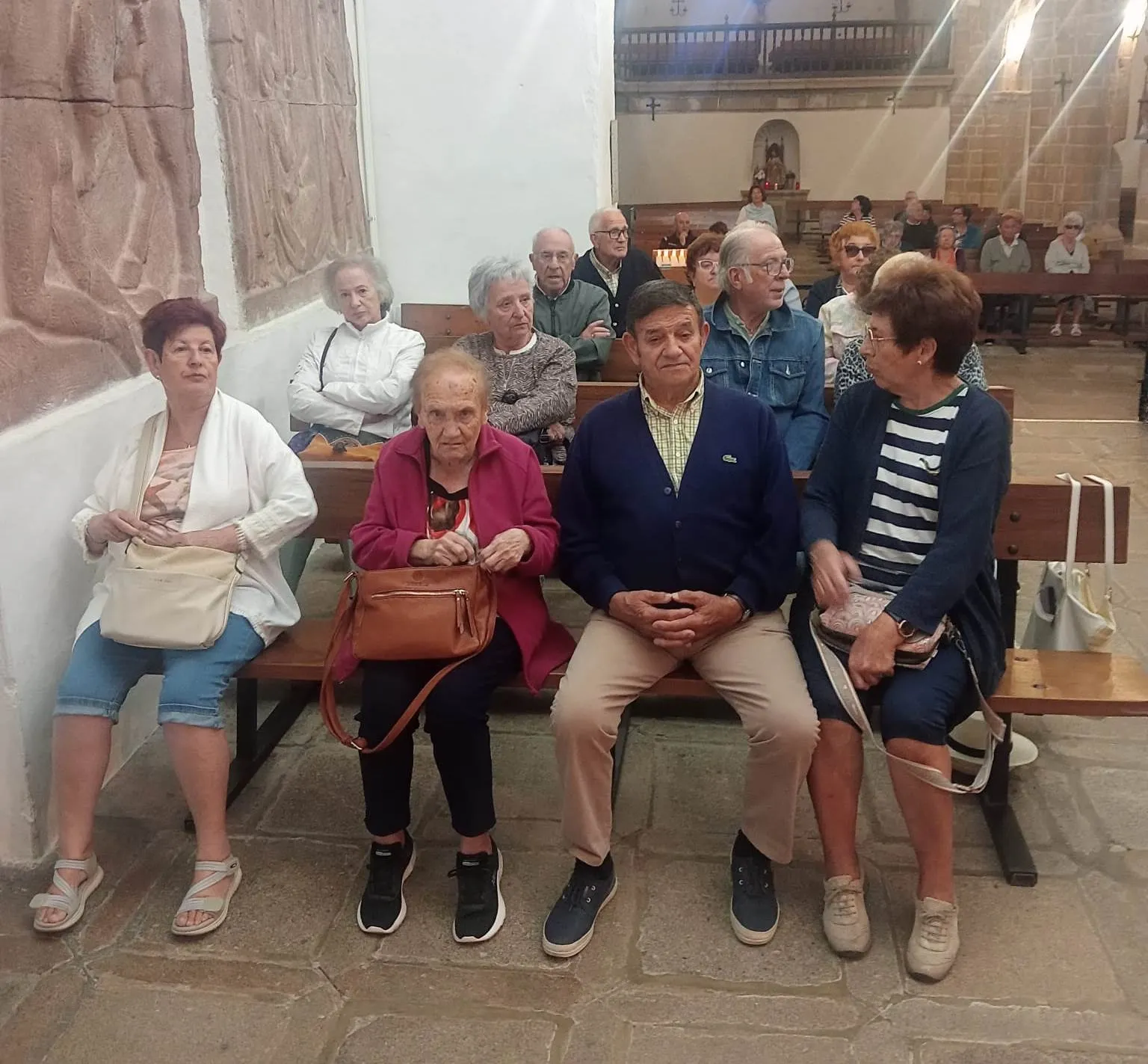Foto 2 - Fieles de San Crist&oacute;bal, Sancti-Sp&iacute;ritus y Mart&iacute;n de Yeltes peregrinan a la Pe&ntilde;a de Francia