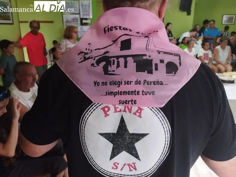Concurso de tortillas y tartas para coger fuerzas ante lo que se les viene encima a los vecinos de Pereña   