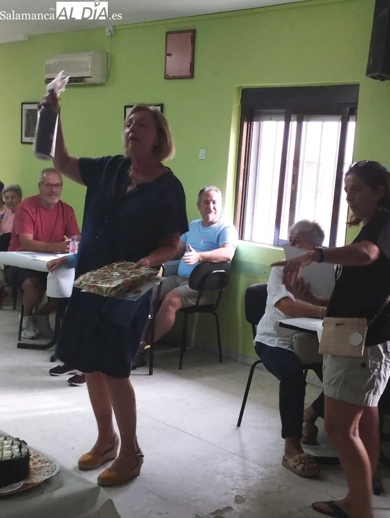Concurso de tortillas y tartas para coger fuerzas ante lo que se les viene encima a los vecinos de Pereña   