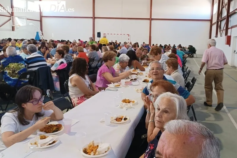 Barruecopardo disfruta de su segundo día de fiestas con actividades infantiles y una gran paella