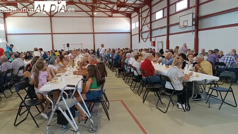 Barruecopardo disfruta de su segundo día de fiestas con actividades infantiles y una gran paella