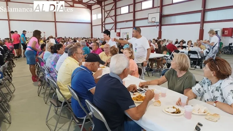 Barruecopardo disfruta de su segundo día de fiestas con actividades infantiles y una gran paella