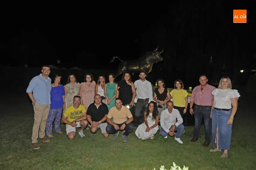 Foto 2 - La Dra. Raquel Jim&eacute;nez B&aacute;ez celebra su 40 cumplea&ntilde;os rodeada de compa&ntilde;eros y amigos