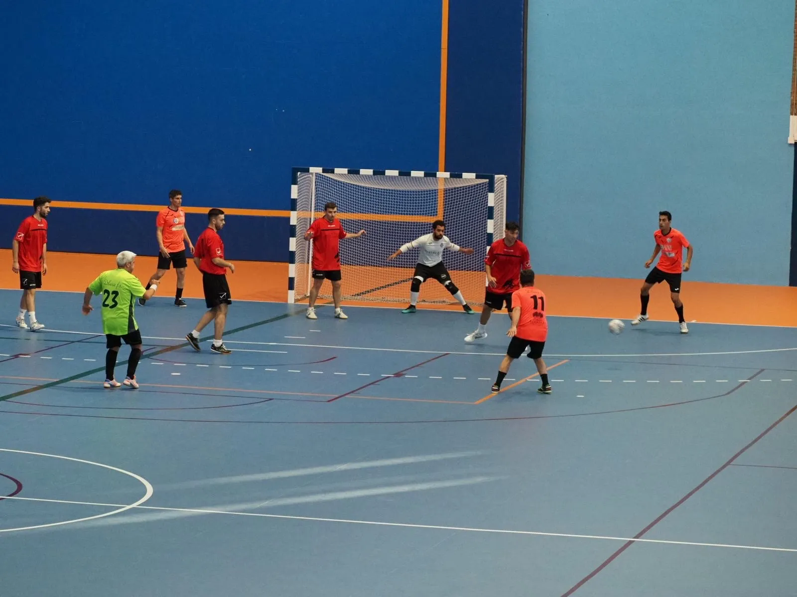Foto 2 - Incontestable estreno del Bracamonte FS en casa con un rotundo 6-1 frente al Dluxe FS