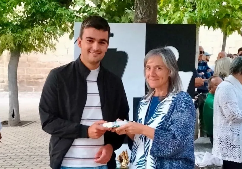 Foto 7 - La asociacion Me Permito y la asociaci&oacute;n Mundy celebran con gran &eacute;xito el I Torneo de ajedrez de Macotera