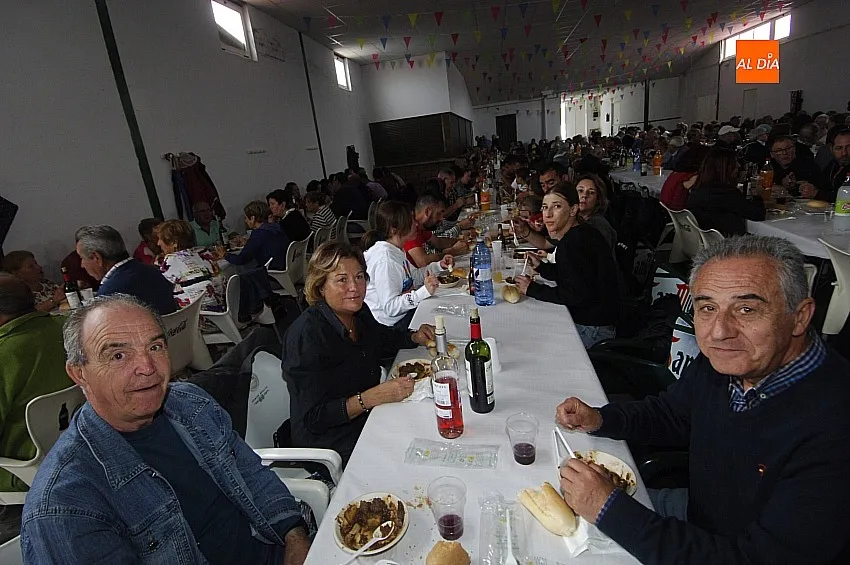 Comida popular en Espeja por San Lino/ Fotos: Adrián M.Pastor