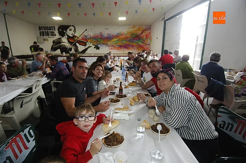Comida popular en Espeja por San Lino/ Fotos: Adrián M.Pastor