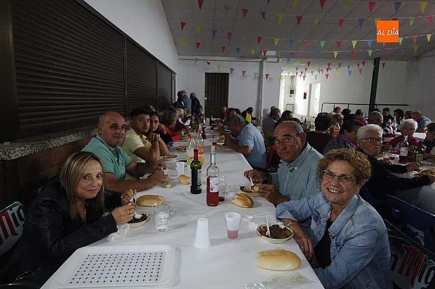 Comida popular en Espeja por San Lino/ Fotos: Adrián M.Pastor