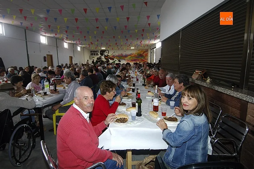 Comida popular en Espeja por San Lino/ Fotos: Adrián M.Pastor