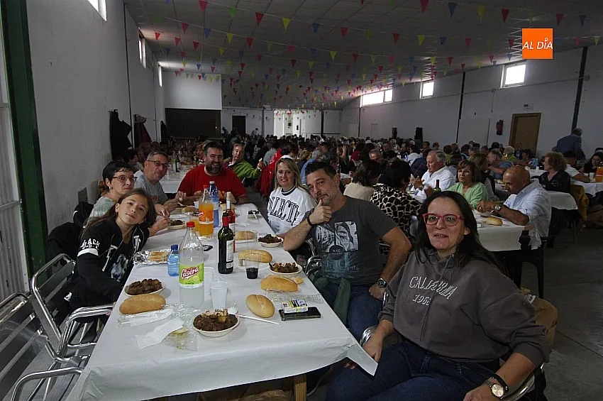 Comida popular en Espeja por San Lino/ Fotos: Adrián M.Pastor