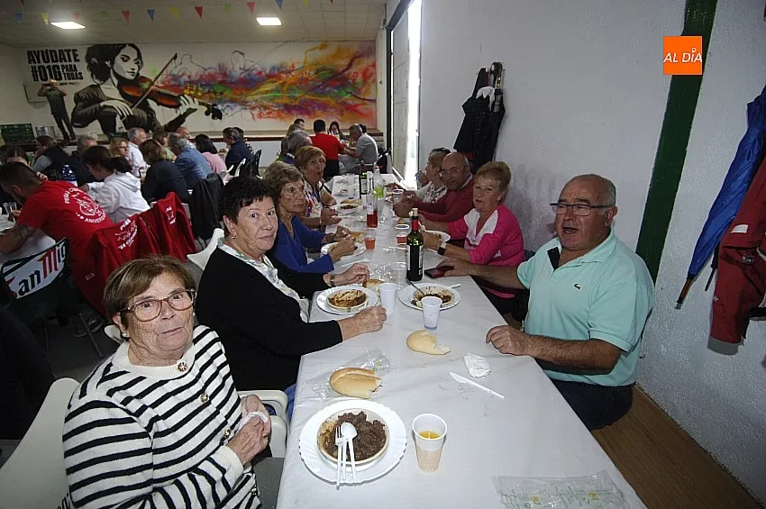 Comida popular en Espeja por San Lino/ Fotos: Adrián M.Pastor