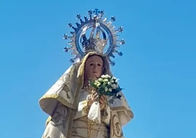 Foto 3 - Macotera arropa de manera multitudinaria a su patrona, la Virgen de la Encina