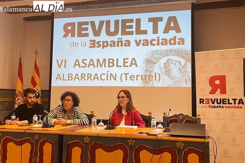 Momentos de la Asamblea celebrada en Albarracín este fin de semana  