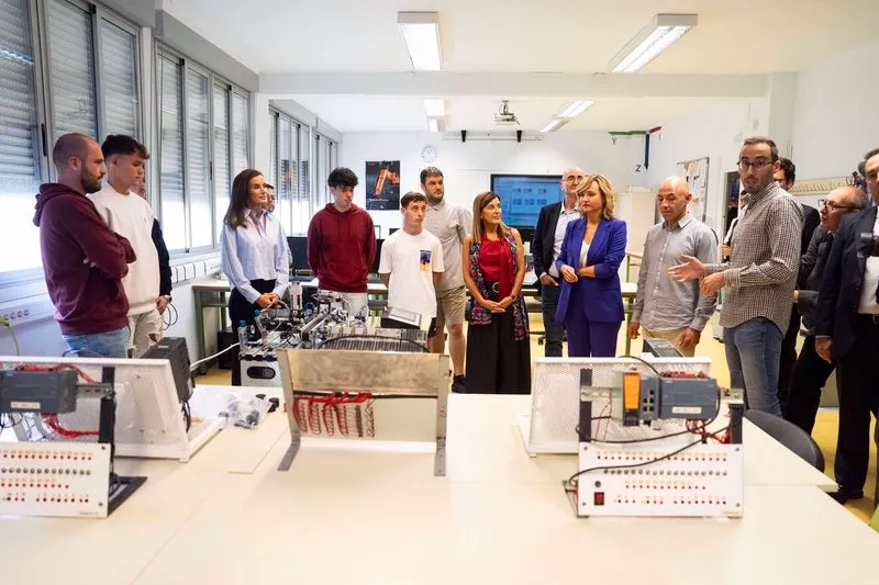 La Reina Letizia durante el acto de apertura del Curso de Formación Profesional 2024/2025, en el IES Doctor José Zapatero Domínguez, a 18 de septiembre de 2024, en Castro-Urdiales - JUANMA SERRANO / EUROPA PRESS