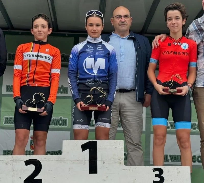 Vega Iglesias y Aitana Serrano, de Salamanca es Ciclismo, han competido este fin de semana en tierras cántabras