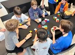 Foto 2 - &iquest;Te gusta el cubo de Rubik? Entonces tienes que acercarte al Centro Comercial El Tormes este fin de semana 