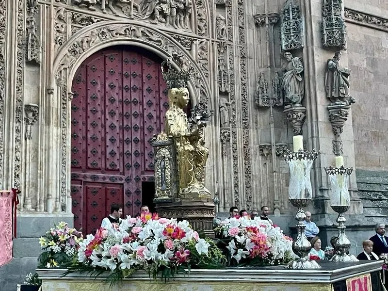 Foto 3 - Ofrenda floral, fuegos artificiales y conciertos: as&iacute; arrancan este s&aacute;bado las Ferias y Fiestas de Salamanca