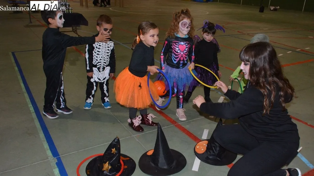 Foto 3 - La fiesta infantil de Halloween re&uacute;ne a m&aacute;s de setenta ni&ntilde;os y ni&ntilde;as de Lumbrales