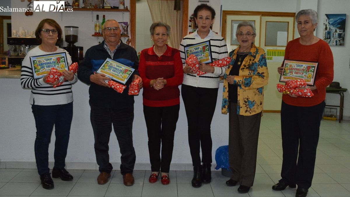 Las mujeres triunfan en el XXI Campeonato de Brisca del hogar del jubilado de Lumbrales