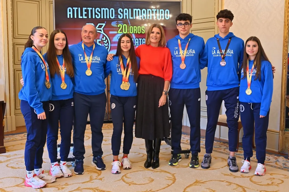 El Ayuntamiento de Salamanca ha recibido a una destacada representación del presente y futuro del atletismo salmantino
