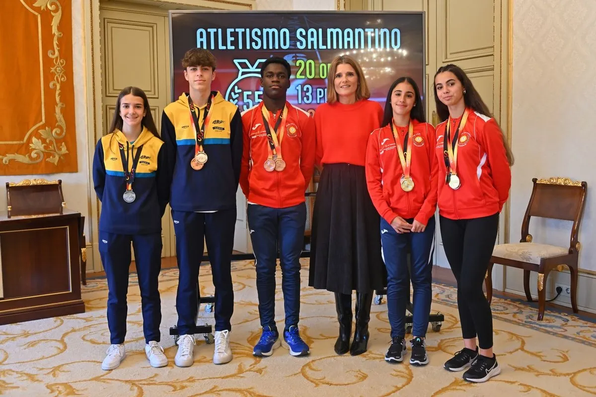 El Ayuntamiento de Salamanca ha recibido a una destacada representación del presente y futuro del atletismo salmantino