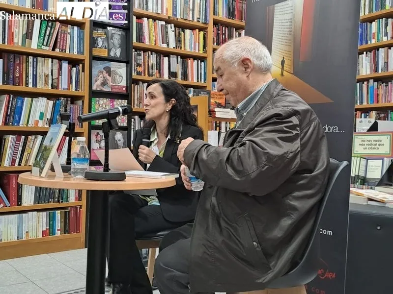 José Luis Puerto ha presentado su libro 'Cristal de roca' en un acto en la Librería Víctor Jara. Fotos: Víctor Jiménez