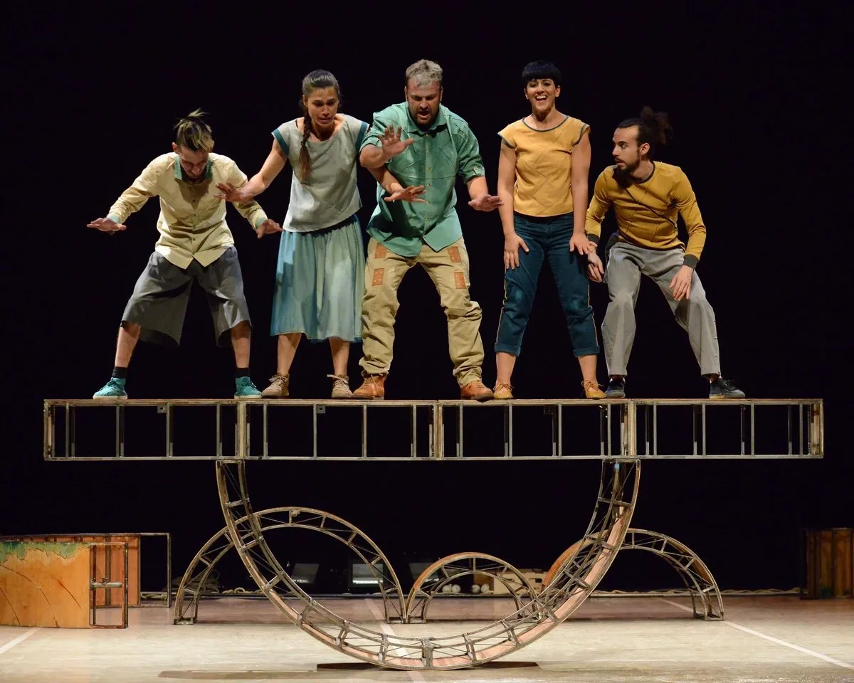 Domingo 24/nov.  CIRCO con la Cía. Vaivén Circo