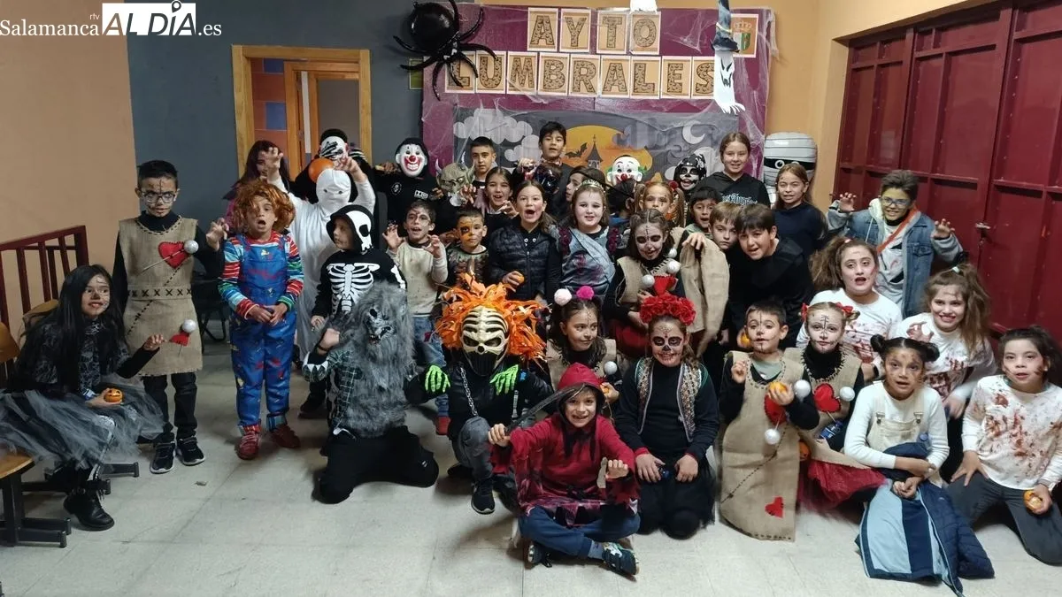 Foto 2 - La fiesta infantil de Halloween re&uacute;ne a m&aacute;s de setenta ni&ntilde;os y ni&ntilde;as de Lumbrales