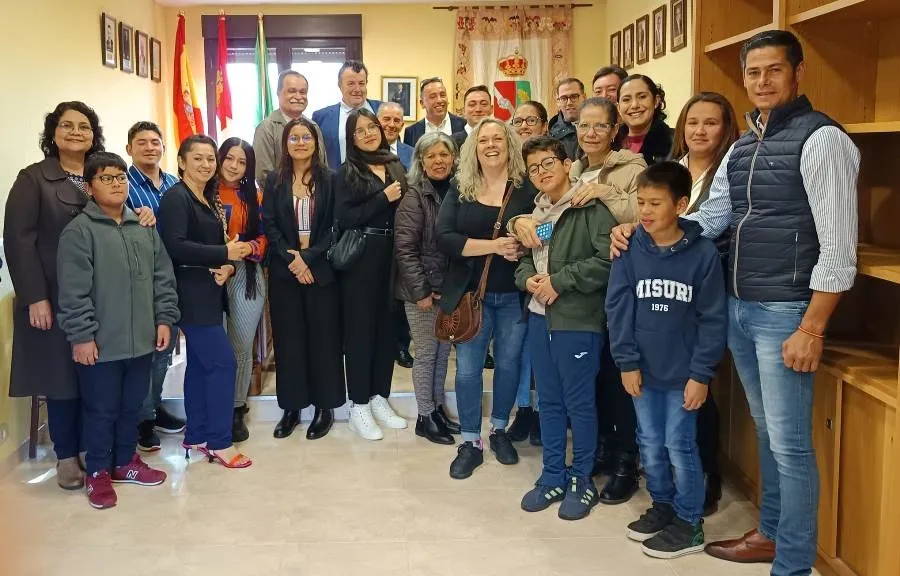 Foto 2 - La Fuente vive una doble celebraci&oacute;n con la Guardia Civil y sus vecinos hispanoamericanos