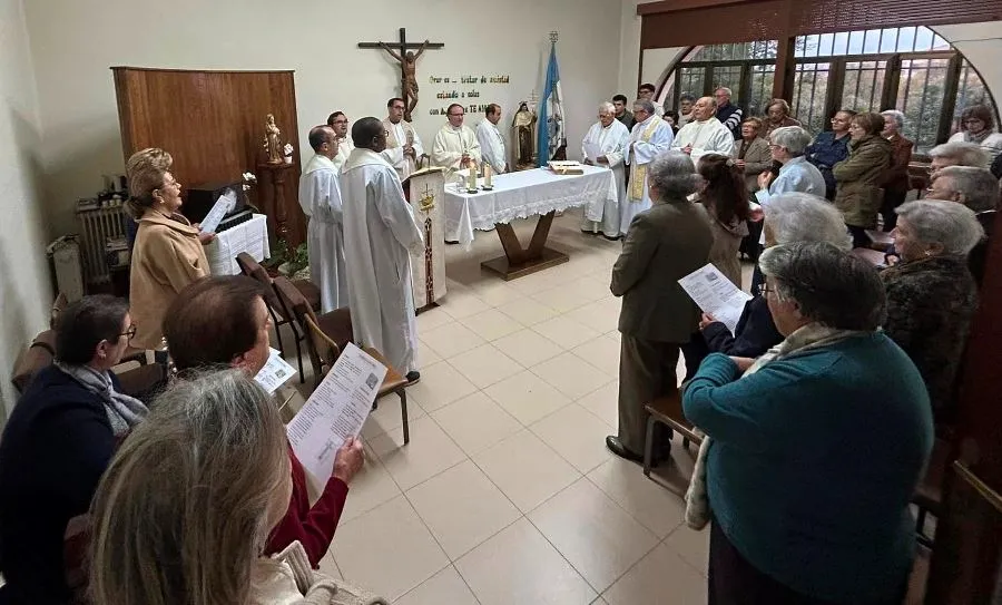Foto 3 - La Familia Teresiana de Enrique de Oss&oacute; honra a Santa Teresa