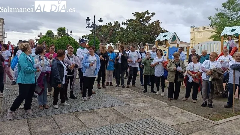 Foto 4 - La Fregeneda se pone 'en marcha contra el c&aacute;ncer' con una gran participaci&oacute;n vecinal