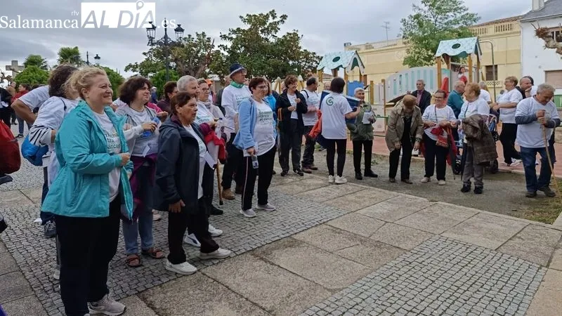 Foto 6 - La Fregeneda se pone 'en marcha contra el c&aacute;ncer' con una gran participaci&oacute;n vecinal