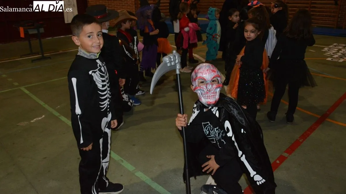 Foto 6 - La fiesta infantil de Halloween re&uacute;ne a m&aacute;s de setenta ni&ntilde;os y ni&ntilde;as de Lumbrales