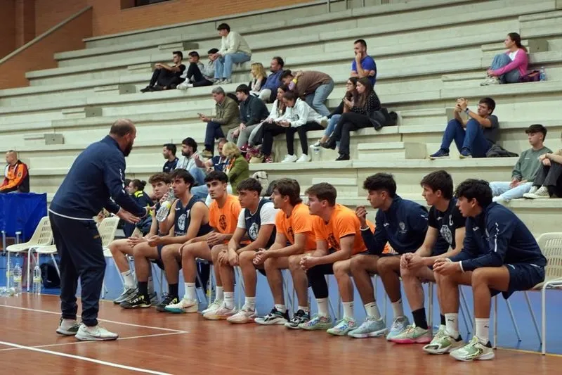Foto 2 - El CDF Baloncesto UPSA inicia su segunda temporada en la Primera Divisi&oacute;n