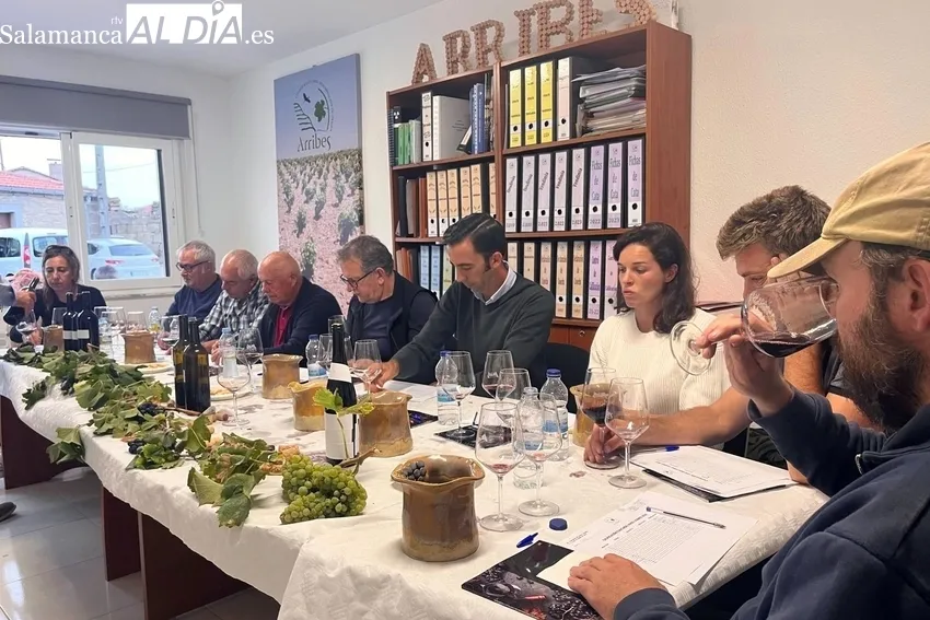 Manuel Grande, viticultor de Villarino de los Aires, se lleva el Premio Especial al mejor vino del Concurso 'Sabor de Arribes' 