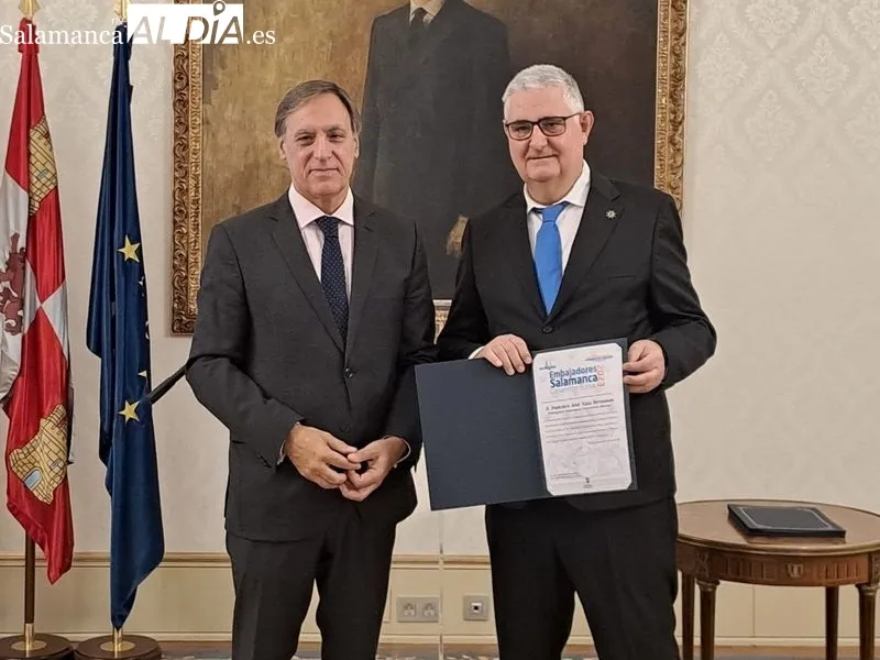 El alcalde de Salamanca, Carlos García Carbayo, preside el acto de distinción a los Embajadores Salamanca Convention Bureau. Fotos: Víctor Jiménez 