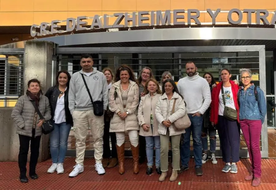 Foto 3 - Los alumnos de la AFE Acompa&ntilde;ados visitan el CRE Alzheimer y el CRMF de Salamanca