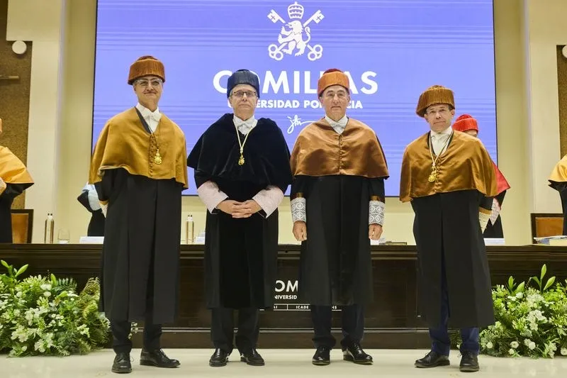 Foto 2 - Ignacio Gal&aacute;n, doctor honoris causa por la Universidad de Comillas: &ldquo;Las personas deben ser el centro de cualquier actividad&rdquo;