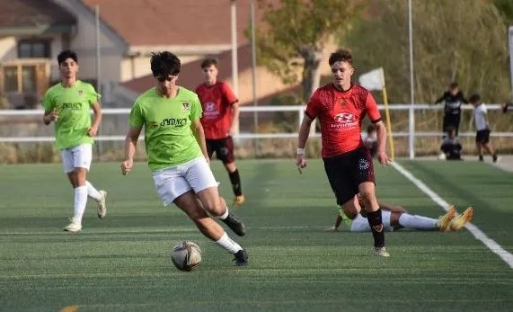 Foto 5 - El Juvenil y el Cadete del Ciudad Rodrigo estrenan sus casilleros de victorias	