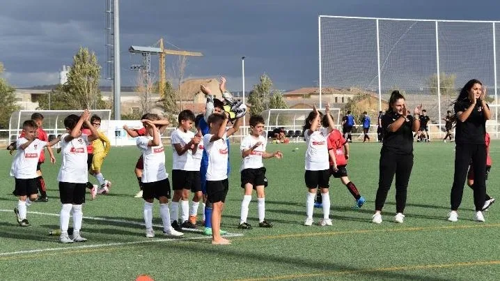 Foto 8 - El Juvenil y el Cadete del Ciudad Rodrigo estrenan sus casilleros de victorias	