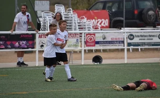 Foto 11 - El Juvenil y el Cadete del Ciudad Rodrigo estrenan sus casilleros de victorias	