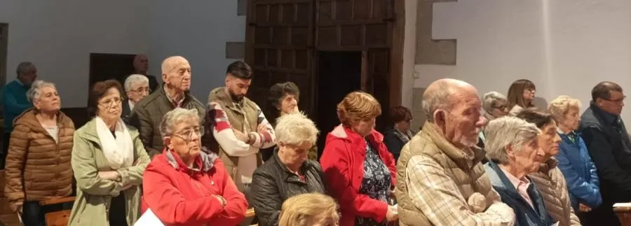Foto 9 - Unas 75 personas peregrinan al Zarzoso para ganar el Jubileo de las Llagas de San Francisco