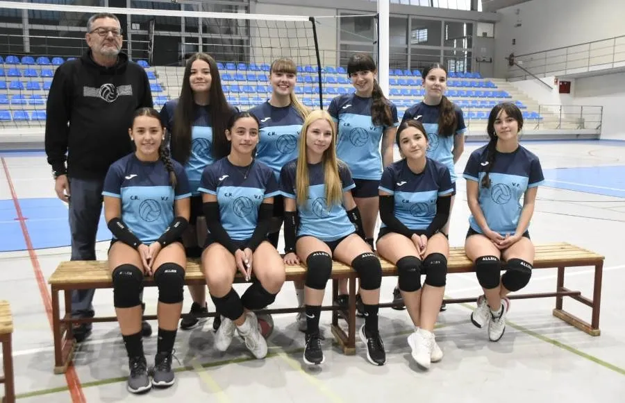 Foto 4 - La Escuela Municipal de Voleibol contar&aacute; con 3 equipos en los Juegos Escolares 2024/2025