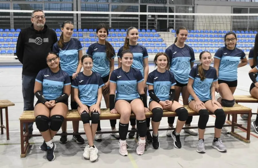 Foto 5 - La Escuela Municipal de Voleibol contar&aacute; con 3 equipos en los Juegos Escolares 2024/2025