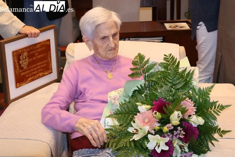 Foto 10 - Manuela Vicente, homenajeada como la persona de mayor edad del municipio