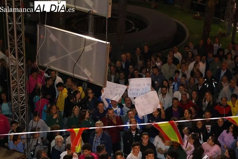 Foto 17 - Adri&aacute;n Hern&aacute;ndez 'Pica' emociona a Alba de Tormes con un preg&oacute;n lleno de recuerdos y orgullo local
